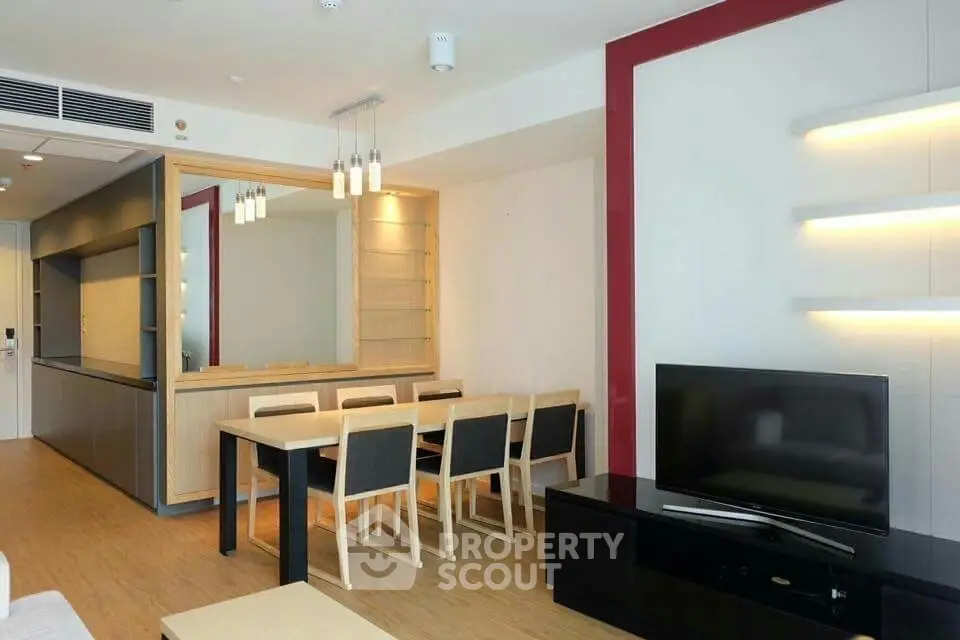  3 Bedrooms Condo at Siamese Surawong-1