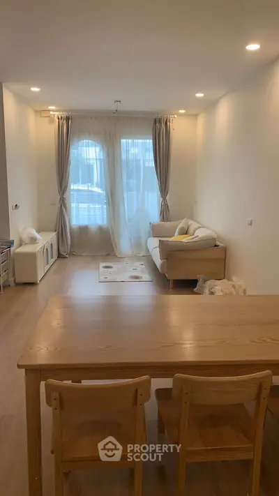 image_rental-27213404