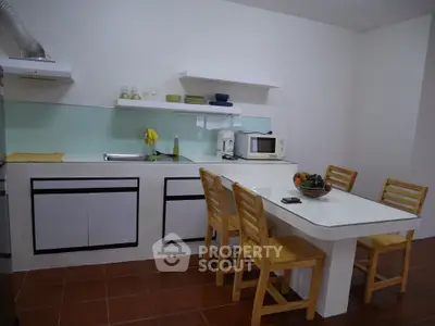  2 Bedrooms Condo -4