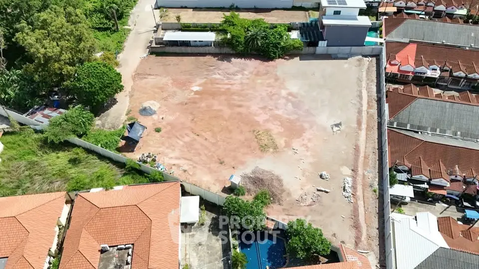 Prime vacant land with development potential in urban area