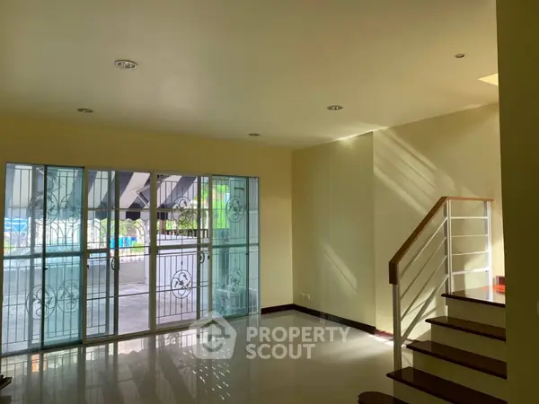 image_rental-6565746