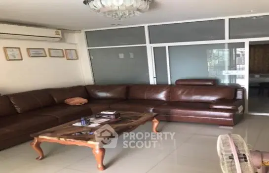 image_rental-12190076