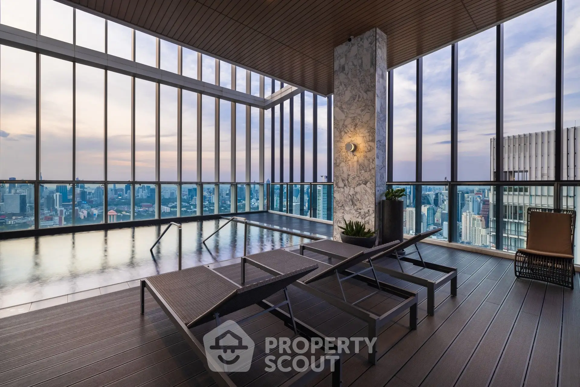 Park Origin Phrom Phong