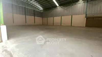 Spacious industrial warehouse with high ceilings and ample floor space