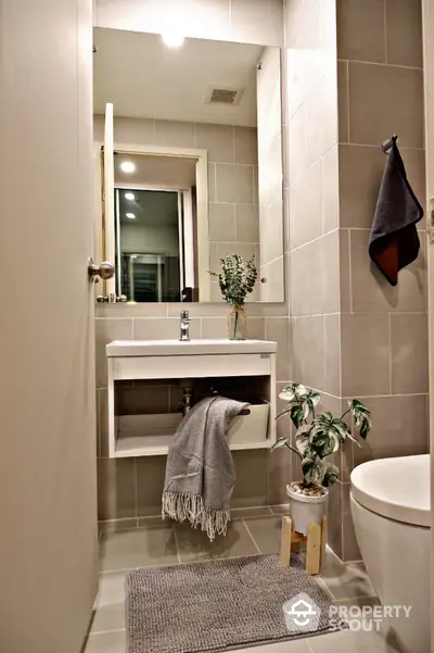 Modern bathroom with sleek design and elegant fixtures