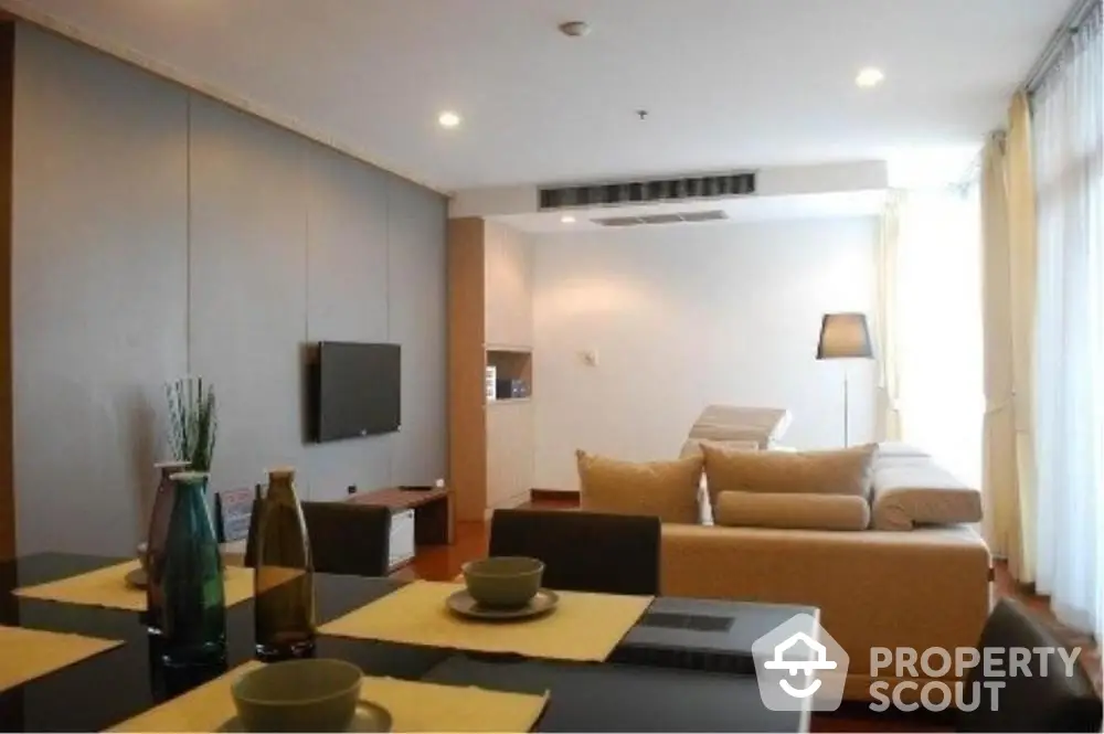  3 Bedrooms Condo at Grand Langsuan Condominium-5