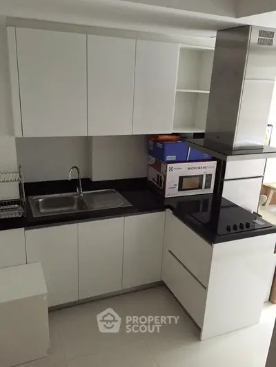  2 Bedrooms Condo -3