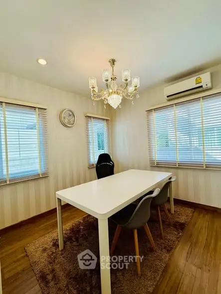 image_rental-28557415