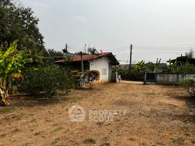 Spacious rural property with garden and single-story house