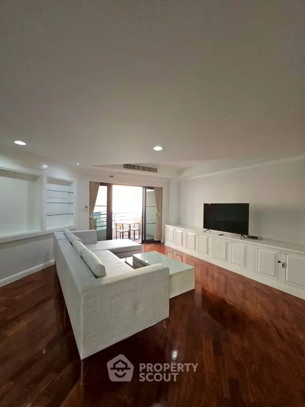 image_rental-29657879