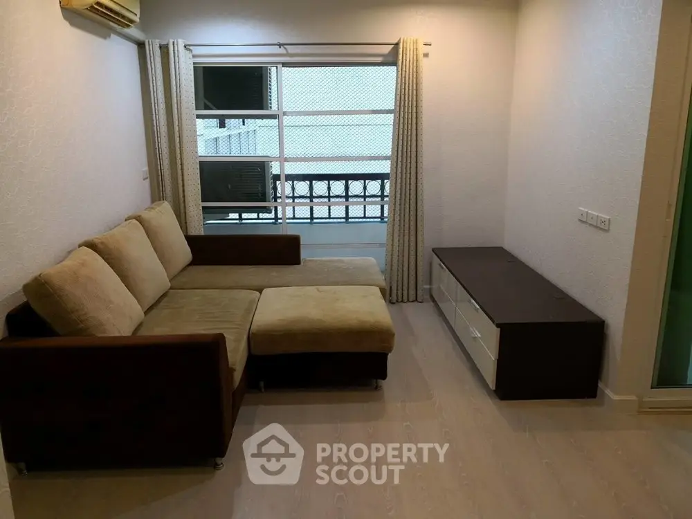  2 Bedrooms Condo -1