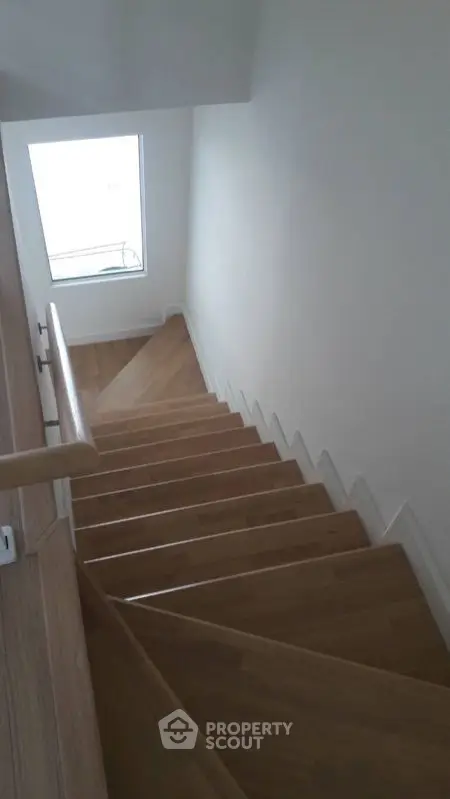 image_rental-7109646