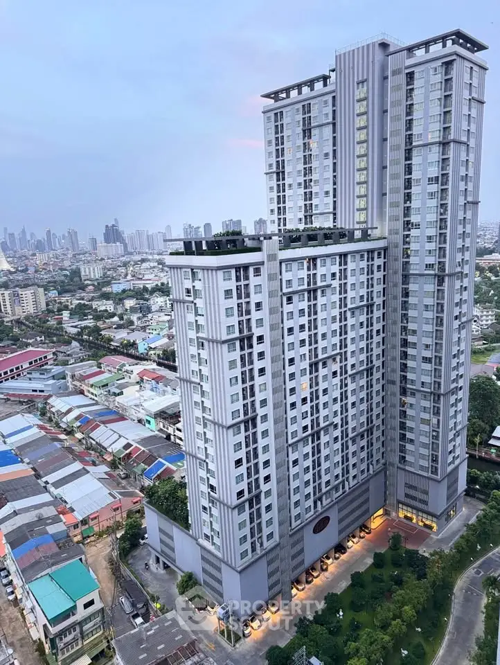 Stunning high-rise building with panoramic city views and modern architecture.