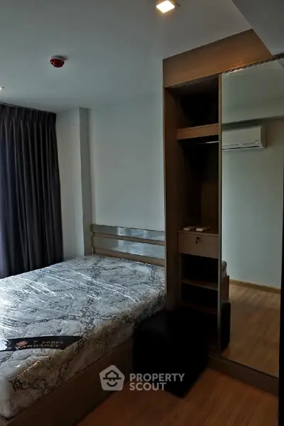  2 Bedrooms Condo at Knightsbridge Skycity Sapanmai Bedroom