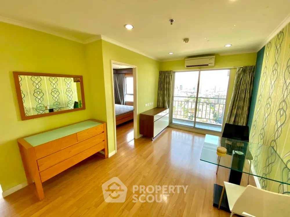  1 Bedroom Condo at Lumpini Park Pinklao Livingroom