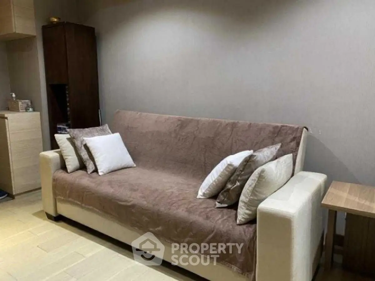 Cozy living room with a stylish sofa and elegant decor