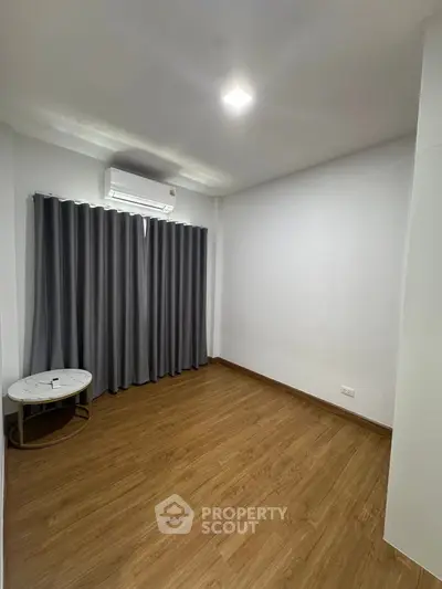 image_rental-30504912