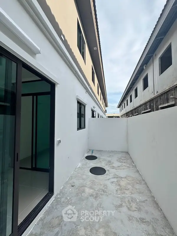 image_rental-27057765