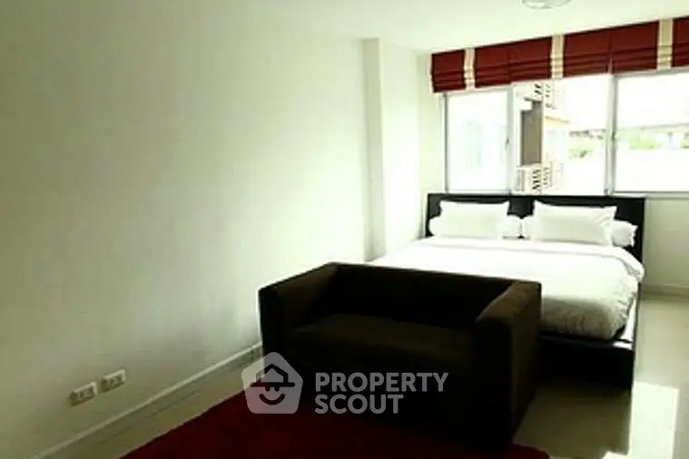 Fully Furnished 1 Bedroom Condo at Condo One Thonglor Station-1
