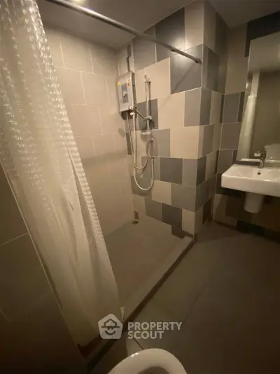 1380561-2.webp