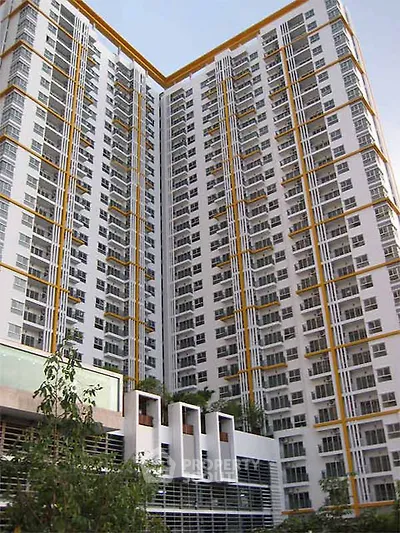 1 Bedroom Condo at The Parkland Taksin Thapa-4