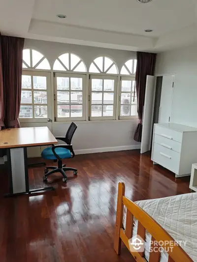  2 Bedrooms Condo -2