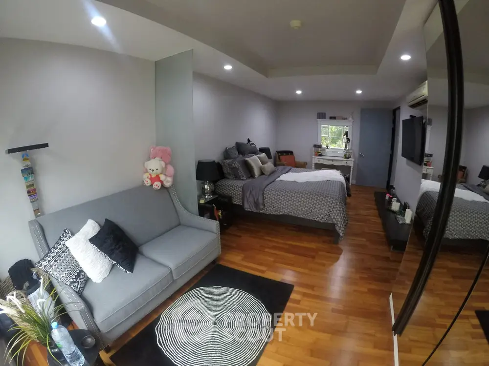  2 Bedrooms Condo at The Garden-1