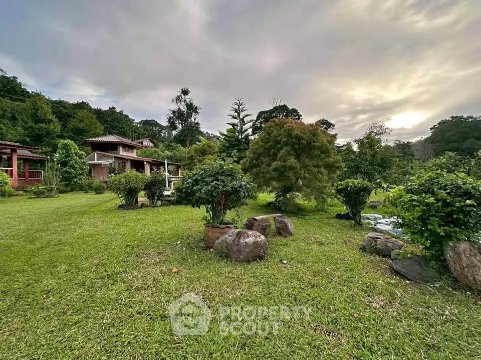 Charming countryside property with lush garden and scenic views