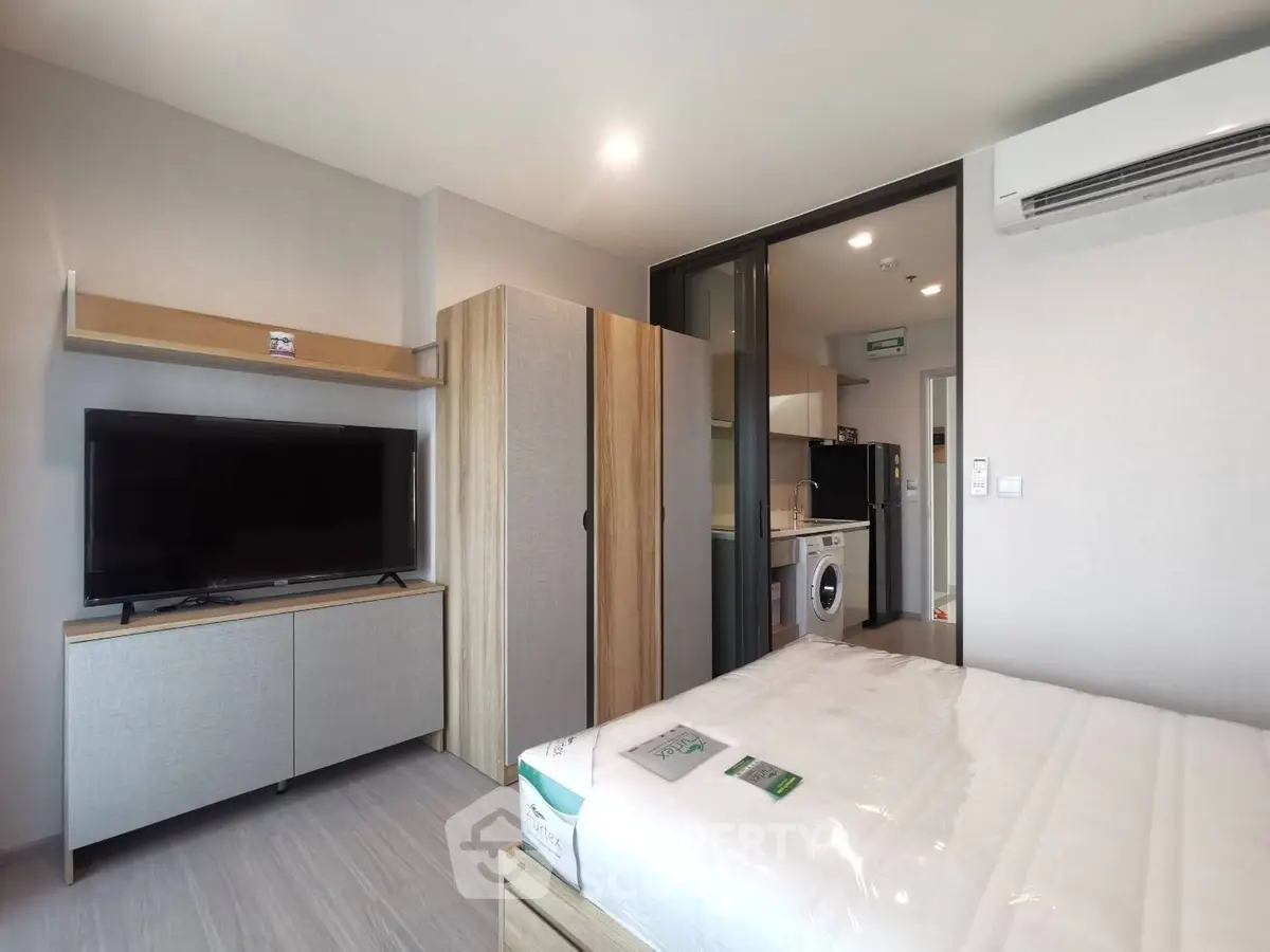 Fully Furnished 1 Bedroom Condo at Life Sukhumvit 62-1