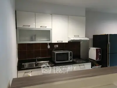  2 Bedrooms Condo -3