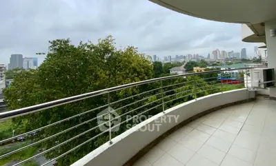 Fully Furnished 2 Bedrooms Condo at Supalai Place Sukhumvit 39-5