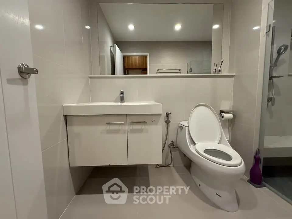 Modern bathroom with sleek design and spacious layout