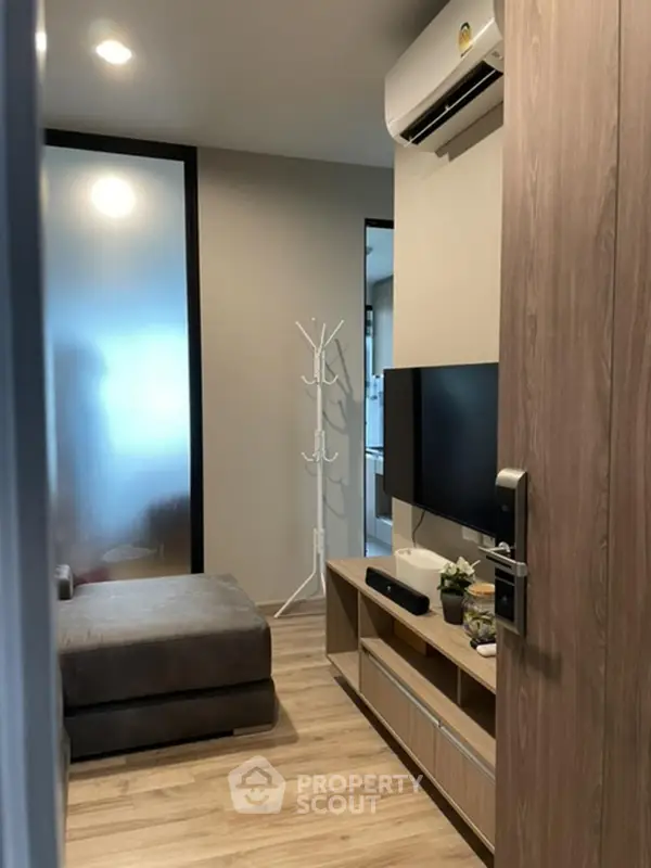 image_rental-5811156