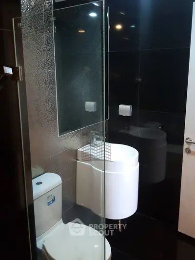  1 Bedroom Condo at Rhythm Sukhumvit 36 38-2