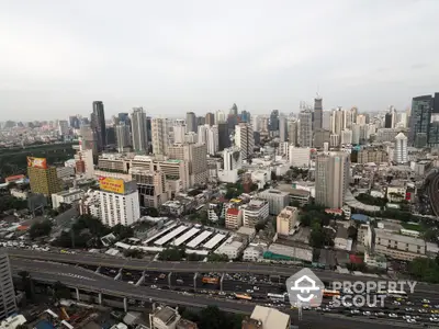  2 Bedrooms Condo at Noble Ploenchit-3