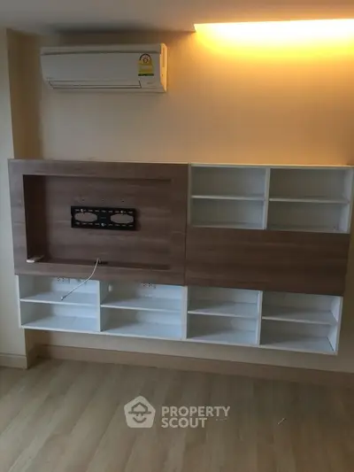  1 Bedroom Condo at Emerald Residence Ratchada-2