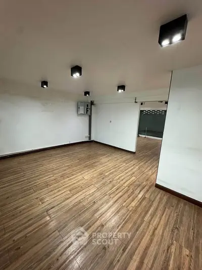 image_rental-27273574