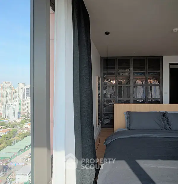  3 Bedrooms Condo -1