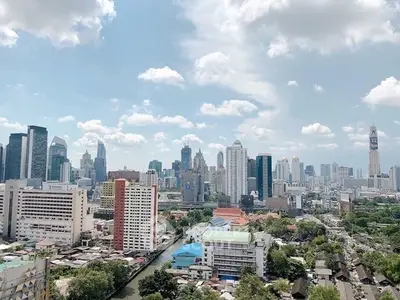  2 Bedrooms Condo at Circle Condominium-2