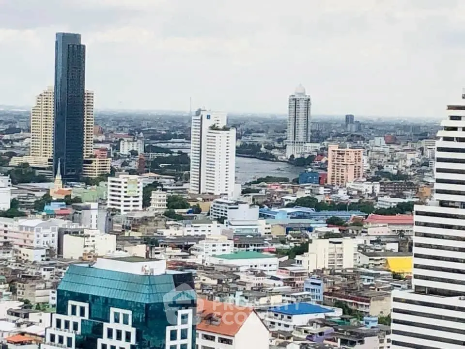 Stunning cityscape view showcasing a vibrant urban skyline with diverse architecture.