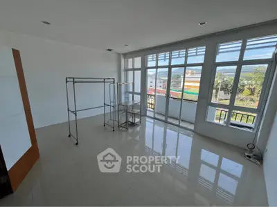 image_rental-29643758