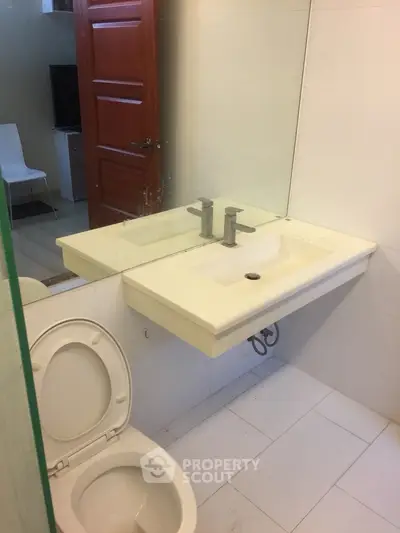  1 Bedroom Condo at Emerald Residence Ratchada-4