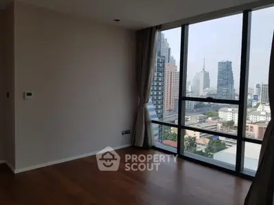 Spacious modern apartment with stunning city view and floor-to-ceiling windows