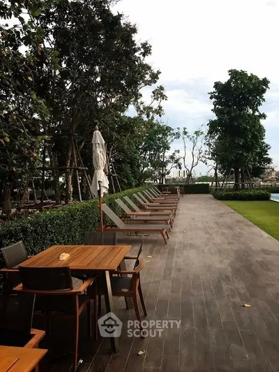  1 Bedroom Condo at 333 Riverside-2