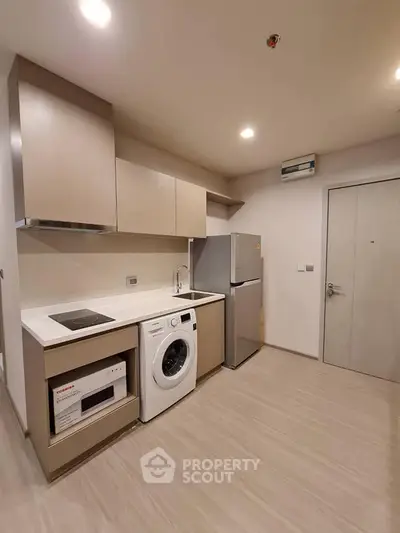  2 Bedrooms Condo at Life Sukhumvit 62-2