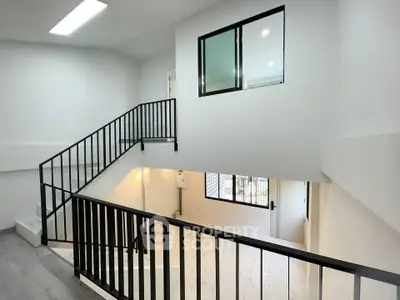 image_rental-28439177