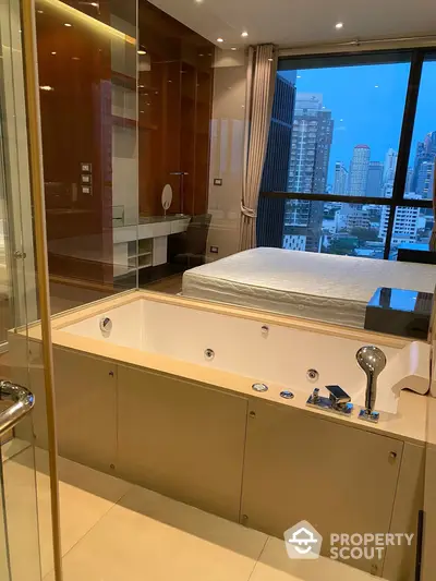  1 Bedroom Condo at The Address Sukhumvit 28-3