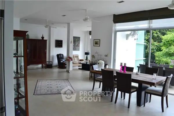 image_rental-8124256