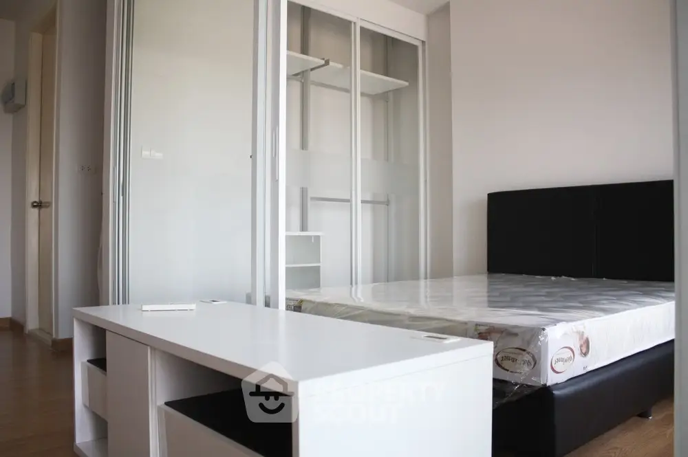  1 Bedroom Condo at The Parkland Ratchada Wongsawang-1