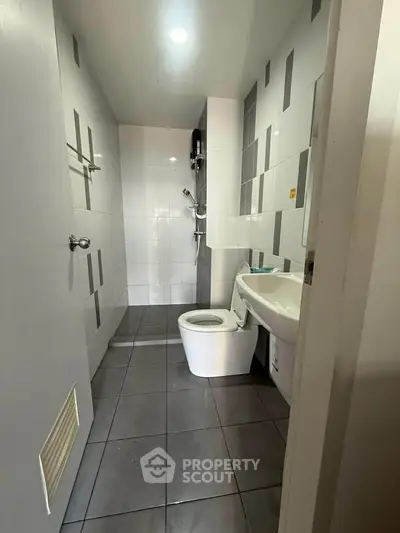 Modern bathroom with sleek design and contemporary fixtures